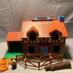 Vintage 1980`s Fisher Price Little People Family Tudor House #952