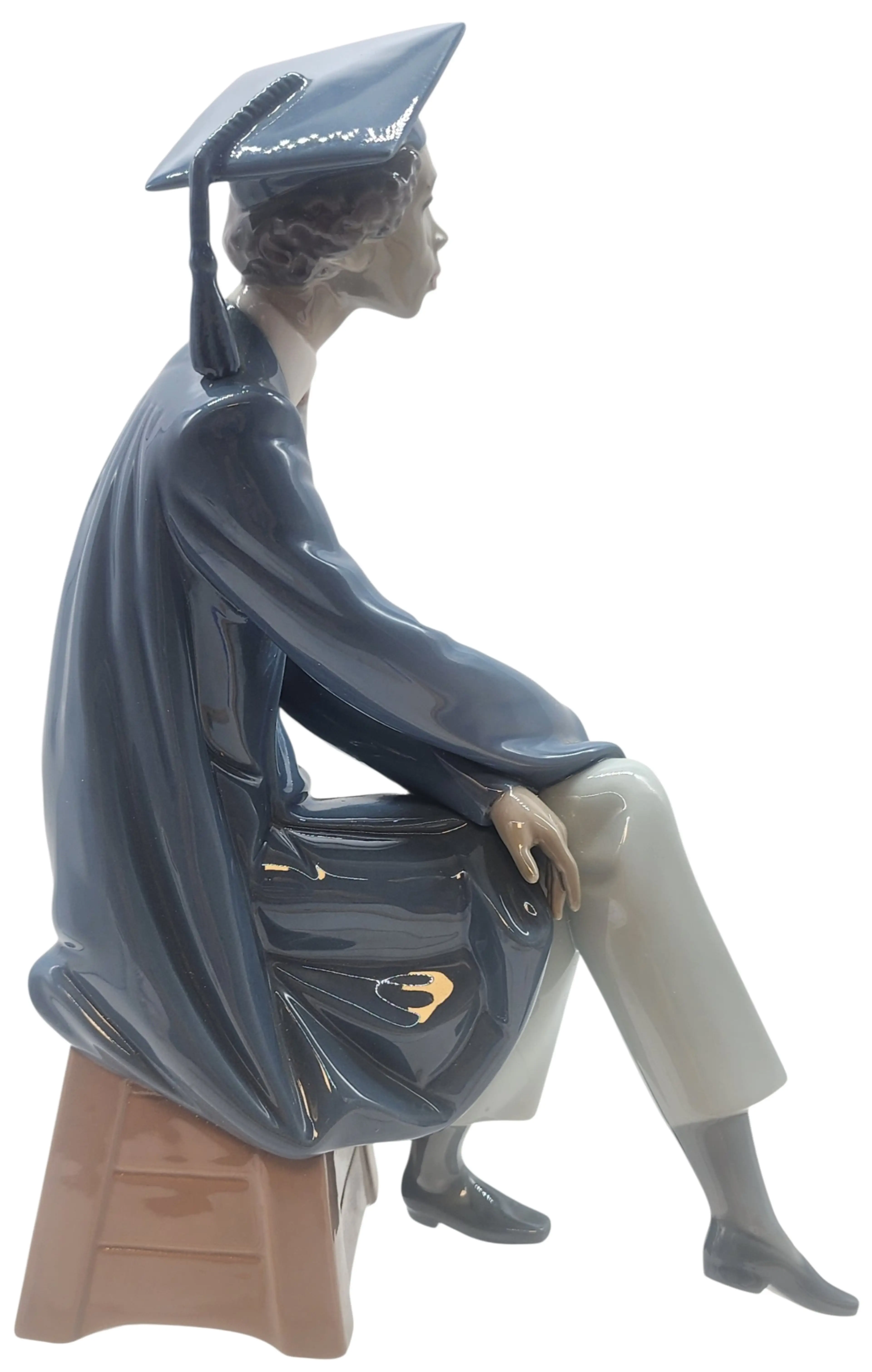 Image 4 of 9