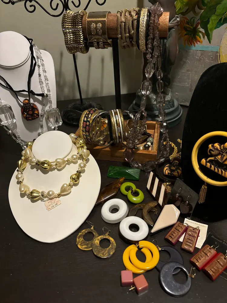 Bakelite & Lucite Mini Sale