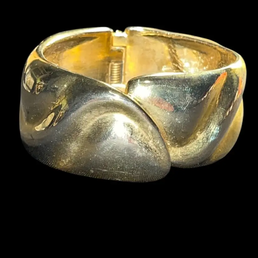 Bracelet As Pictured Gold Wide Clamper