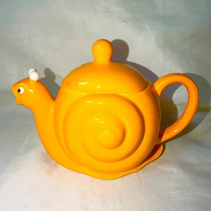 VTG National Silver Co Snail Teapot Ceramic Orange Kitschy Anthropomorphic Japan