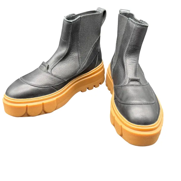 SOREL Women's Caribou X Chelsea Waterproof Boots Platform Lug Sole Sz 8.5 Black