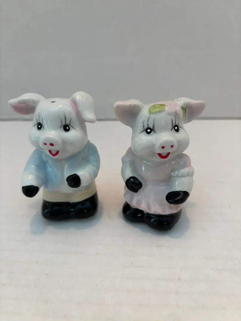 Vintage 1950's Pig Couple Salt and Pepper Shakers Ceramic Kitsch Anthropomorphic