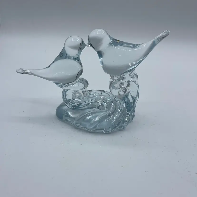 Hand Blown Glass Love Birds Kissing Doves Signed Tang 84 Figurine Paper Weight