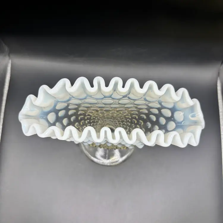 Vintage Opalescent Hobnail Fan Vase 5.5”*