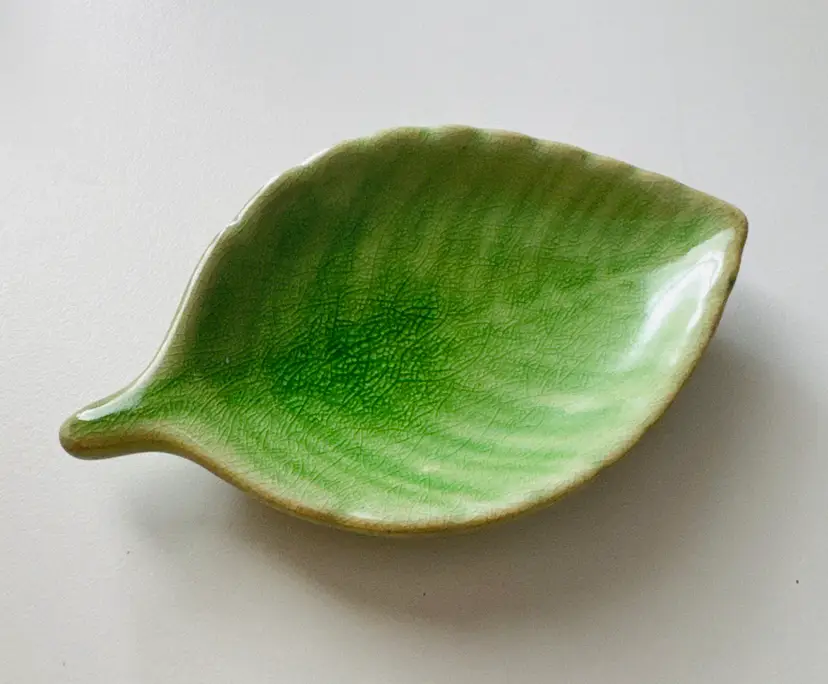 Leaf Trinket Dish - Miniature - Beautiful Glaze
