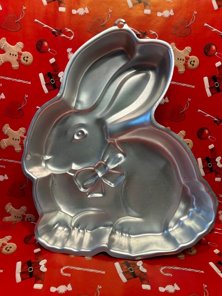 Vintage 1986 Cottontail Bunny Cake Pan