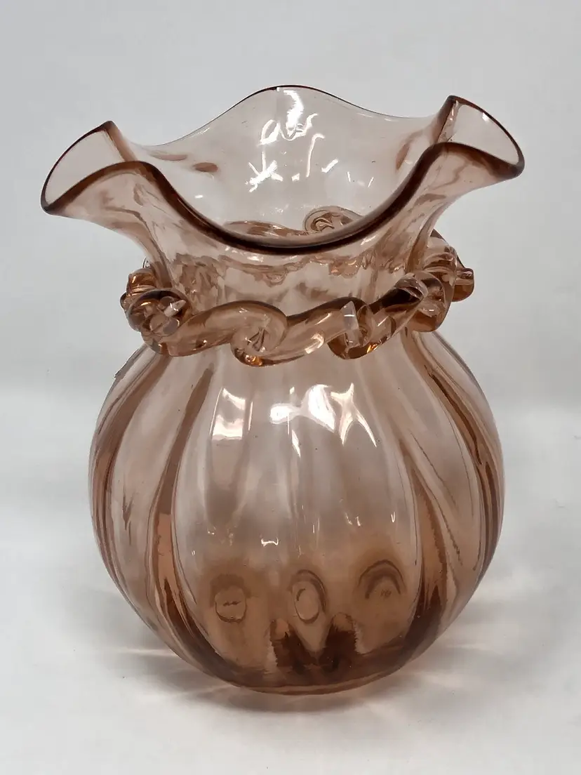 Rainbow Art Company Hand Blown Pink Glass Ruffle Top 6" Vase