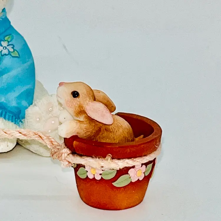 1997 Enesco Calico Kittens Some Bunny To Love You 295590 Collectible Figurine