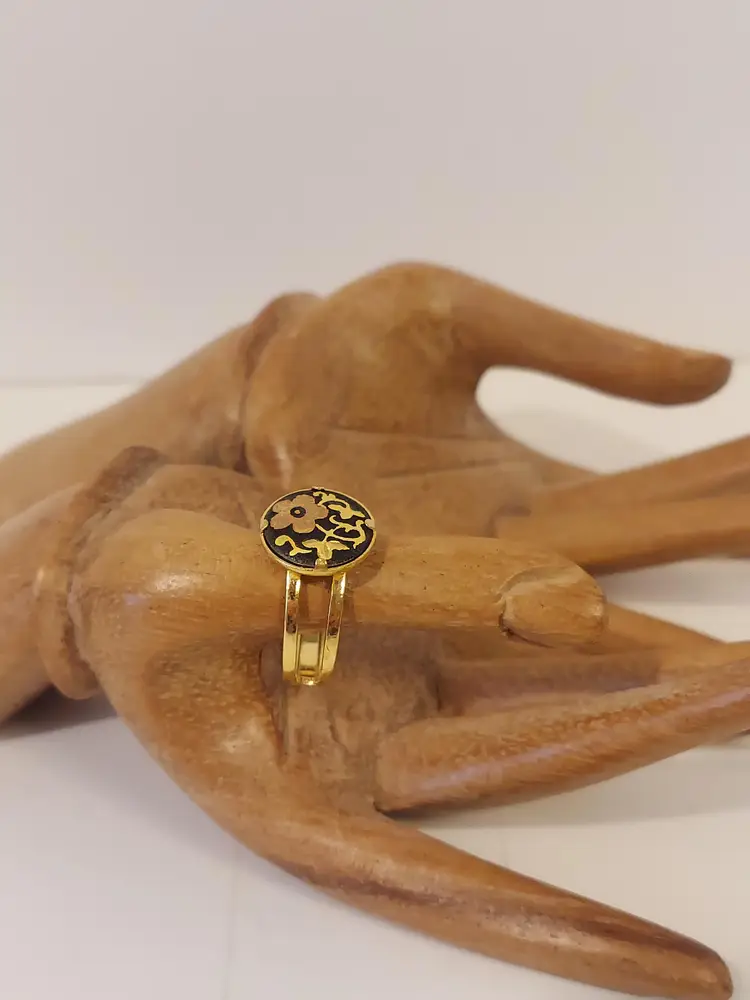 Goldtone Damascene Ring With Flower Adjustable