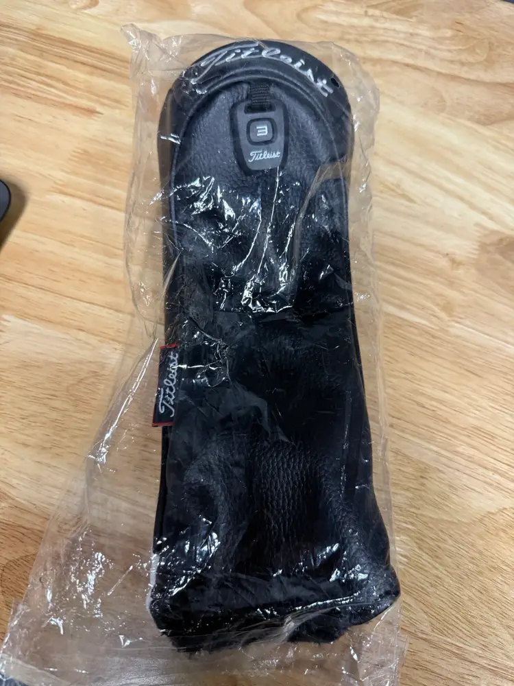 Brand New In Plastic Titleist GT Fairway Cover