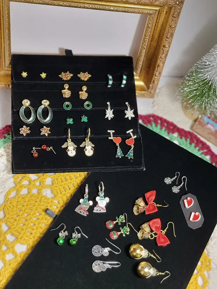 Lot of Christmas earrings