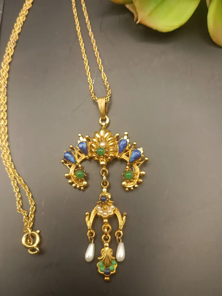 Vintage Marked Art© Brass Faux Lapis, Green Jade, and Pearl Necklace.
