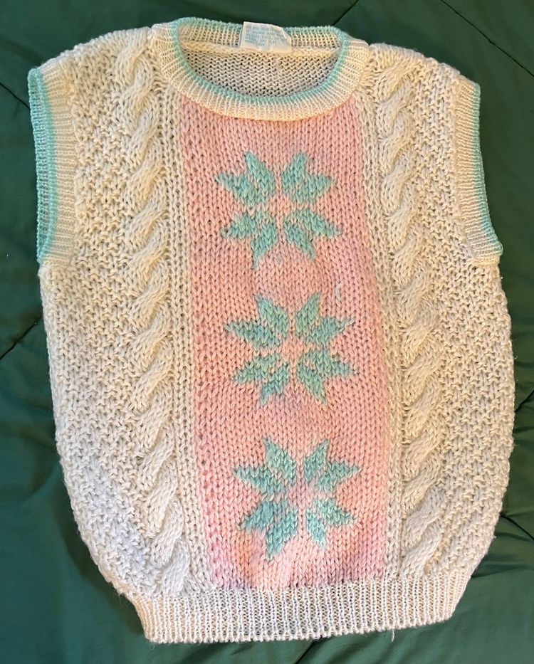 Vtg Large Hand Acrylic Knit Womens Pullover Vest Cream Pink Blue Snowflake Korea