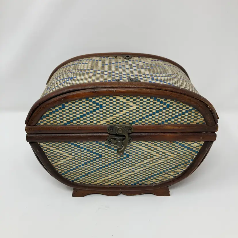 Vintage Woven Lidded Rattan or Bamboo Box! Wooden Base! 6 1/4” Tall 8 1/4” Wide!READ! Handle Missing And 1 Area Of Wood Cracked! Seen In Pictures!