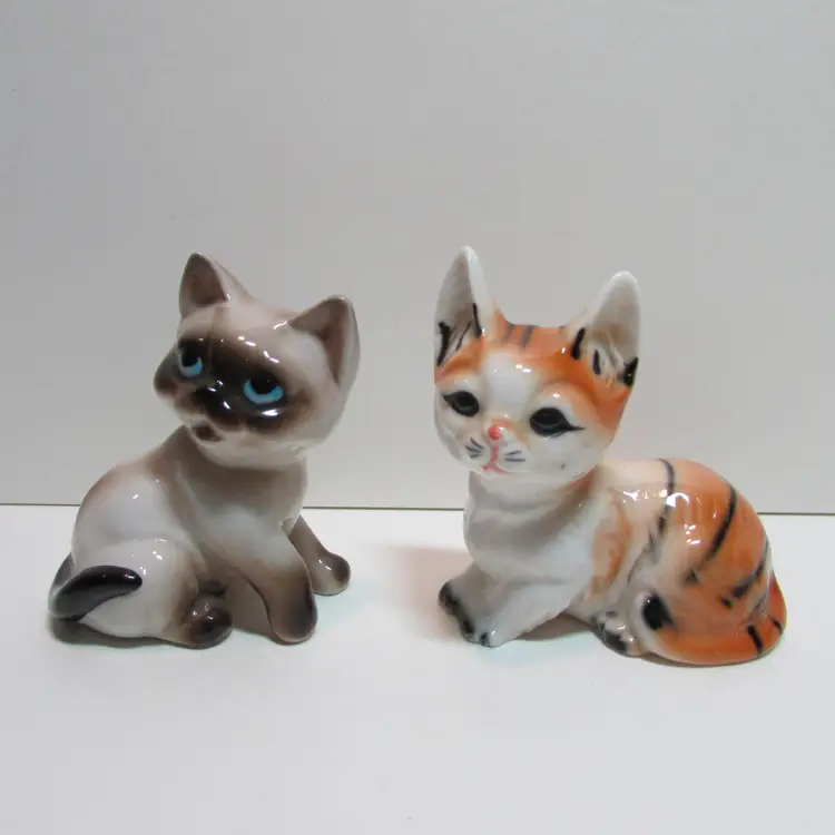 vintage lot of 2 ceramic cat figures Lefton Siamese kitty and orange tiger kitten made in Taiwan figurines