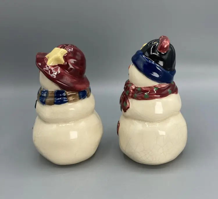 Country Snowman Salt & Pepper Shakers - Ceramic w/ original stoppers - Vintage