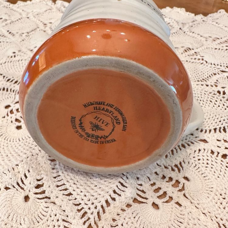 Vintage Heartland Hive “ Thankful” Stoneware Mug.
