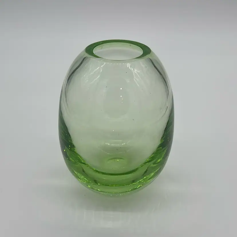 Vase Vintage Hand Blown Translucent Spring Light Green Pear Shaped 7”H not marked