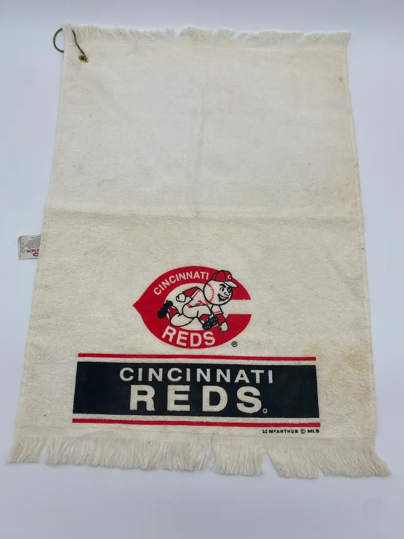 Cannon Vintage MLB Cincinnati Reds Golf Towel