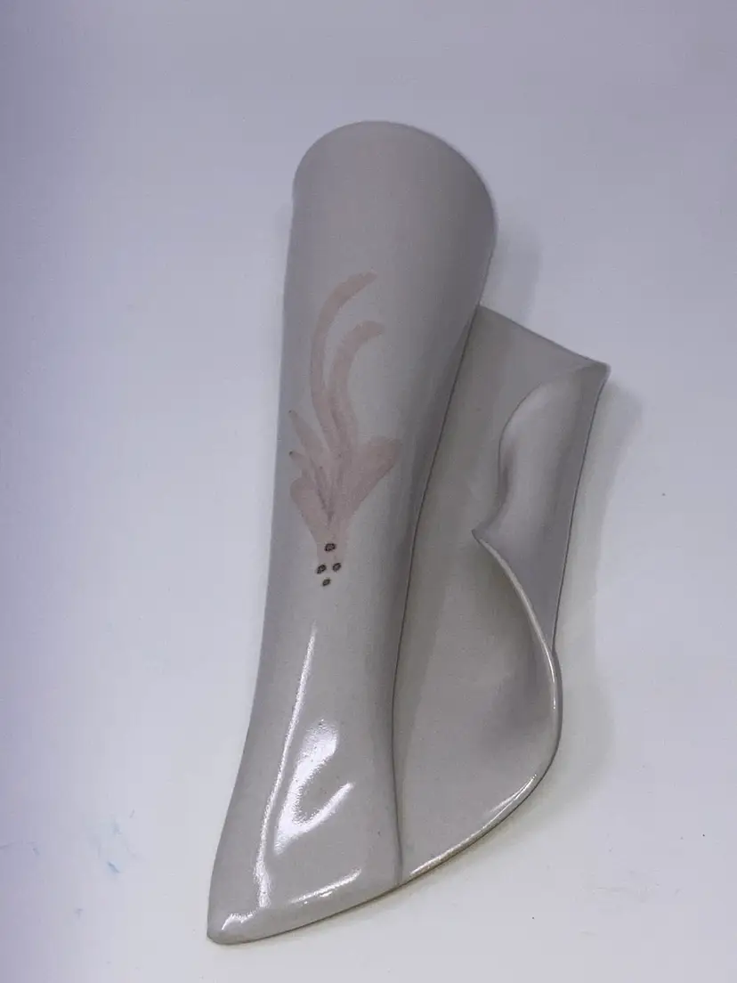 Handcrafted Ceramic Wall Pocket Vase! Signed Hilborn Pottery! Made In Canada! 9 1/2” Tall 4” Wide!