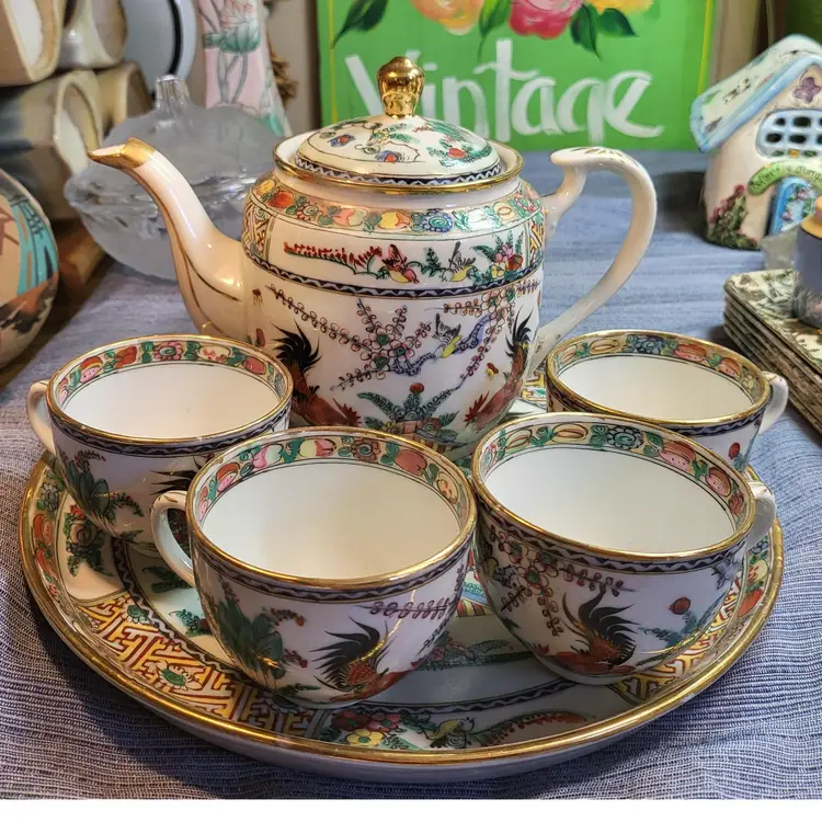 Antique Qianlong Nian Zhi Five Roosters 7 Piece Tea Set