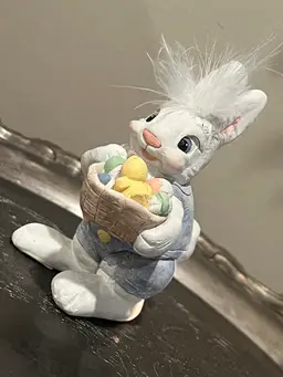 Easter Bunny Alert!  Vintage Dreamsicles Figurine With Chick In Basket