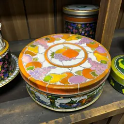 Barbara KIWAK Stain Glass Design Gift Tin