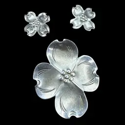 vintage Stuart Nye sterling silver dogwood flower brooch and matching earrings