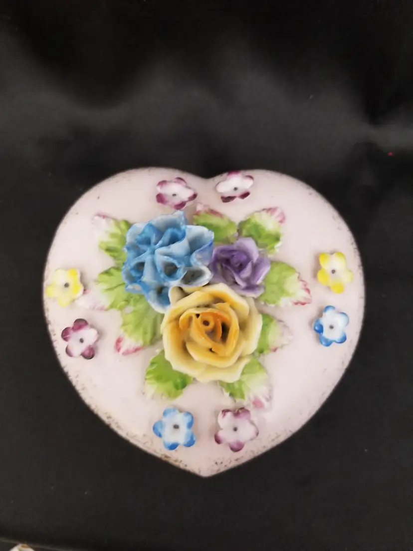 #42 Vintage Elfinware Porcelain Rose Heart Trinket Box