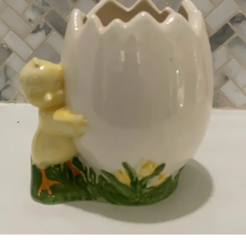 Vintage Chick & Egg Planter