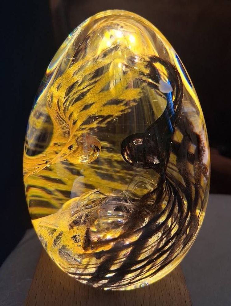 Caithness, Scotland NEW IN BOX, TARTAN WEAVE 'HUNTER' Large Egg Paperweight