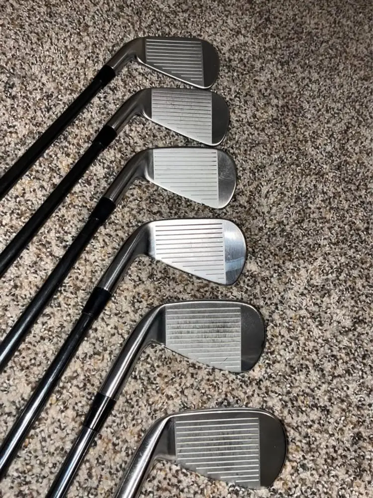 Titleist T100 ‘21 4-9i w/Recoil Dart F5 (x-stiff) 125 +1/4in.