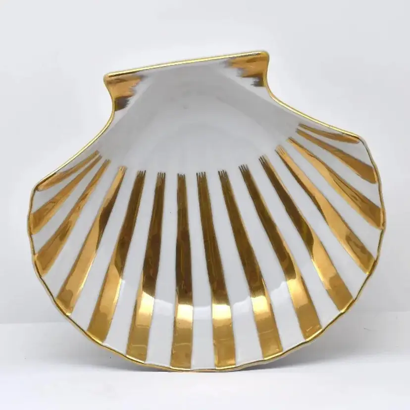 Porcelain Clam Shell Trinket Bowl, White and Gold, 6895
