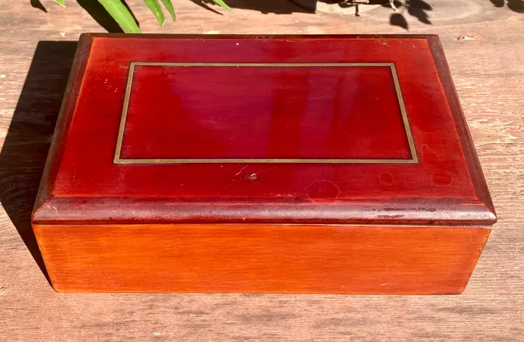 Trinket Box Wood w Lid Brass Pinstripe Inlay Vintage