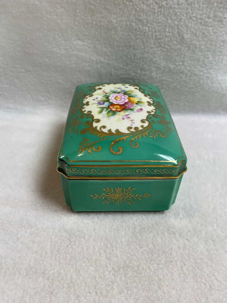 Vintage Noritake Hand-painted Lidded Green/Floral Box (V186)