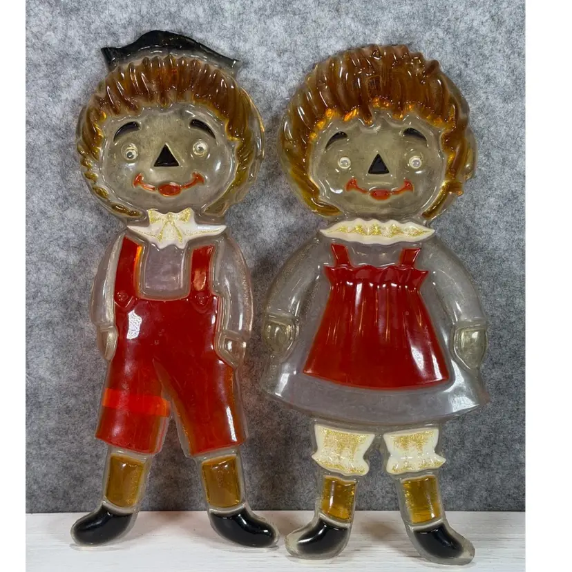 Vintage Raggedy Ann & Andy Plastic Wall Hangings – Set of 2