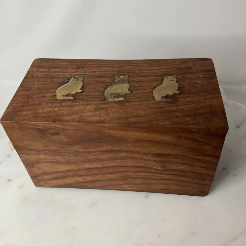 Hand Carved Wood Hinged Lidded Box! Brass Inlay Cats! And Napkin Rings! 6” x 3 1/2” x 3”!