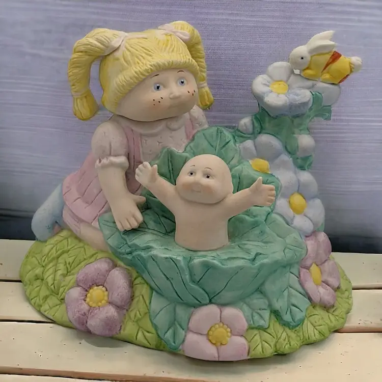 Vintage Cabbage Patch Kids Porcelain Music Box Plays "It's A Small World"