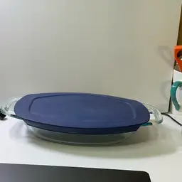 Pyrex Covered 1.3 Qt Baking Dish