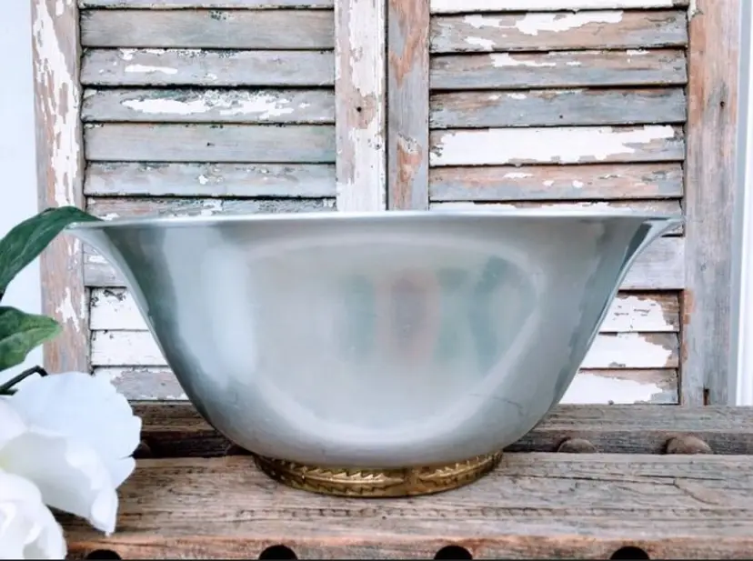 Art Deco Aluminum Bowl Lurelle Guild Kensington Ware 