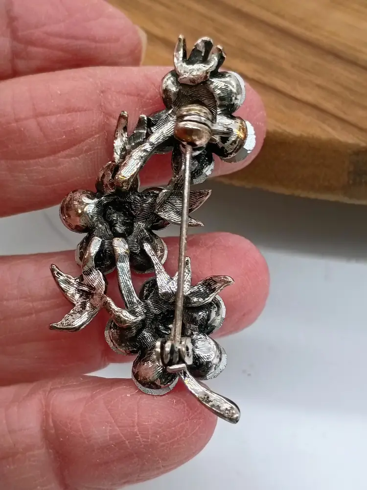 Vintage Silver Tone Aurora Borealis Rhinestone Flower Brooch Marcasite Details.