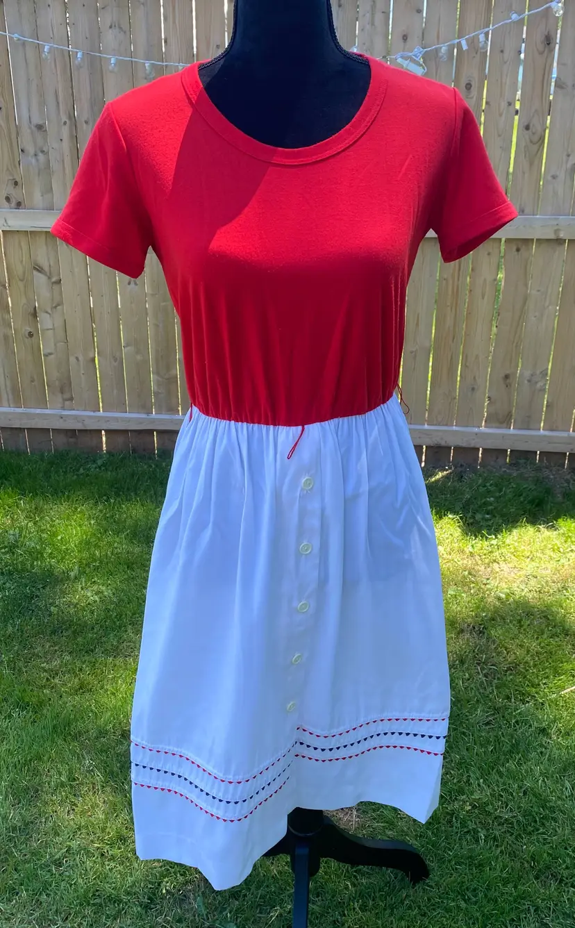 Vintage Murray M. Petites Red, White and Blue Short Sleeve Dress Large