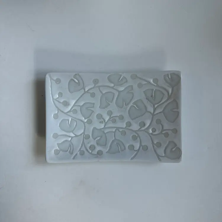 NWT Crate and Barrel Vine Soap Dish