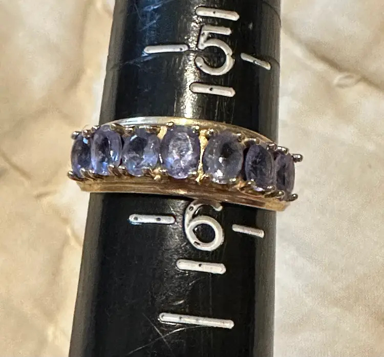 10k solid Gold & Tanzanite Band Ring Sz 5.5