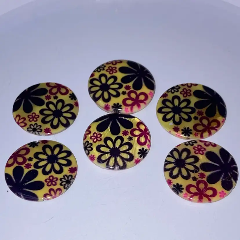 6 - 1” Diameter Groovy Glass Beads!