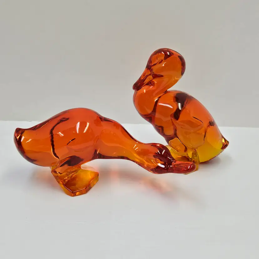 Pair Vintage Viking Persimmon Amberina Glowy Glass Fighting Duck Figurine
