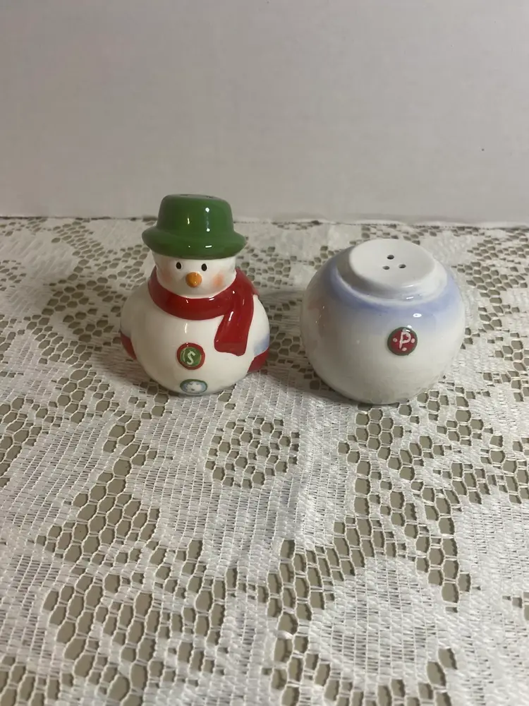Stackable Snowman Salt And Pepper 2