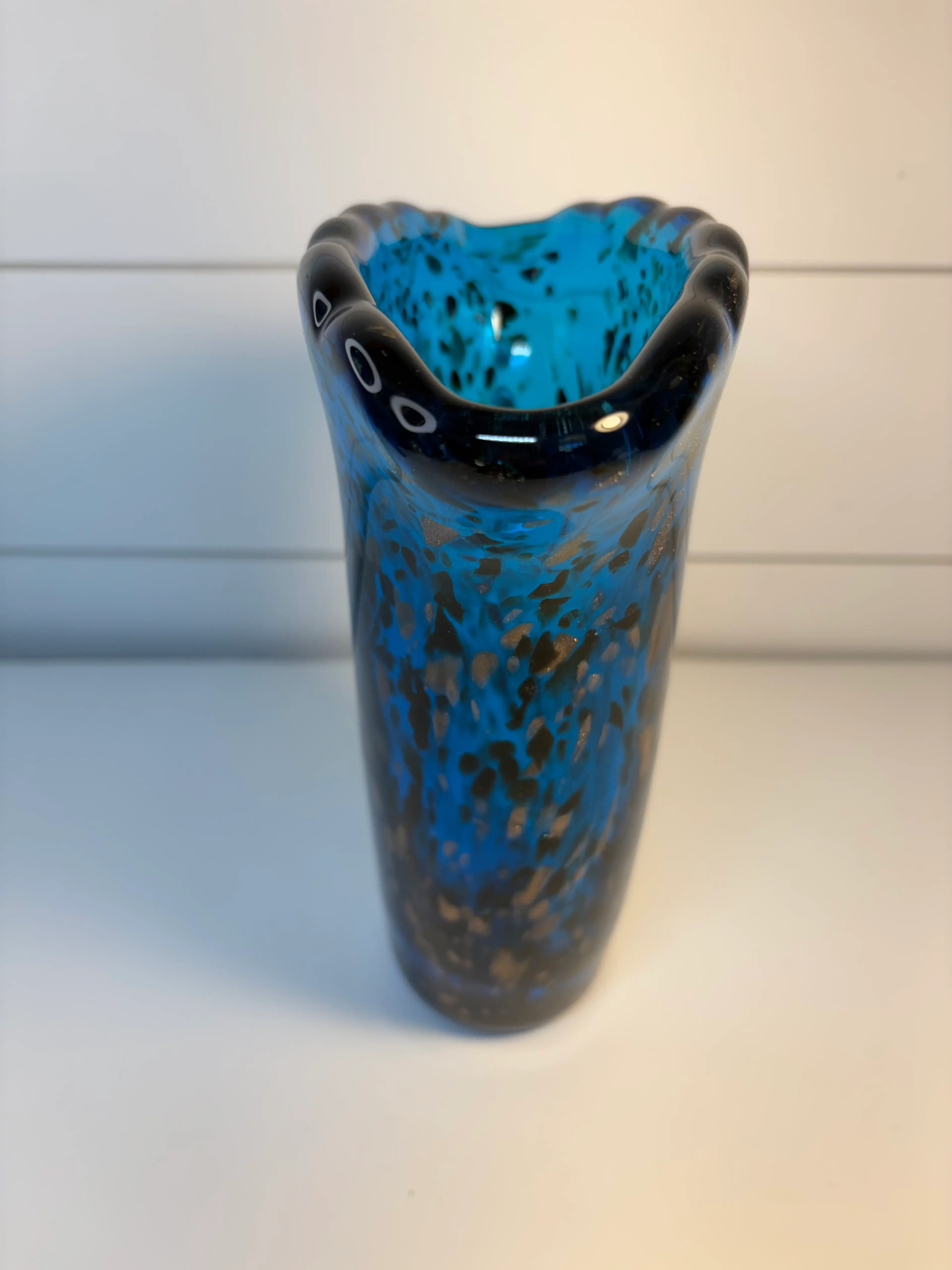 Image 2 of 6
