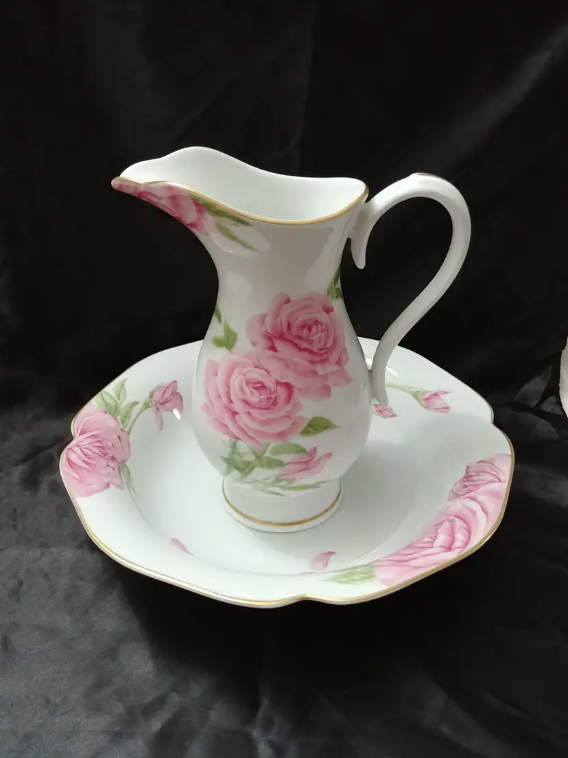 Givenchy Rose Pitcher / Basin Set Porcelain Franklin Mint 1986 Gold Trim